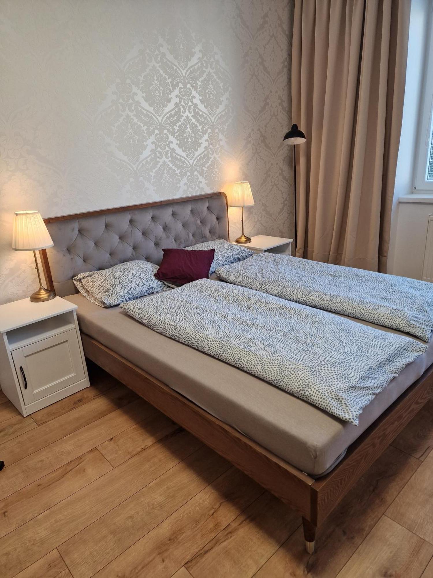 Old Town Apartment - 2 Bedrooms Bratislava Exteriör bild